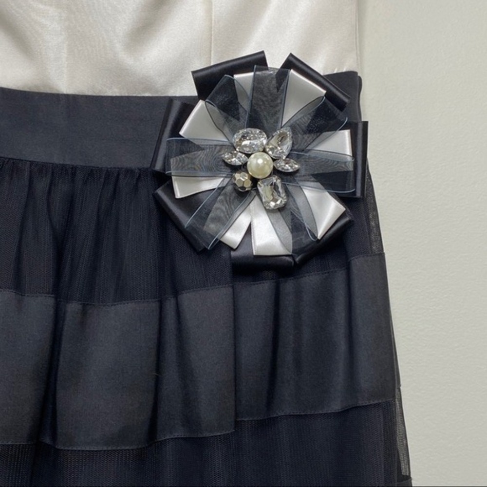 White House Black Market Strapless Silk Cocktail Dress Black Ivory Size 0‎ - Picture 4 of 8